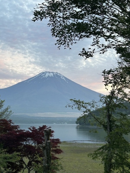 屋上デッキからの雄大な富士山