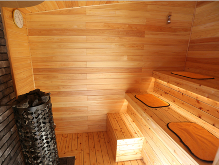 本格サウナでロウリュをお楽しみください