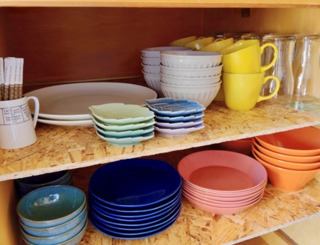 基本の調理器具/食器類/カトラリー完備